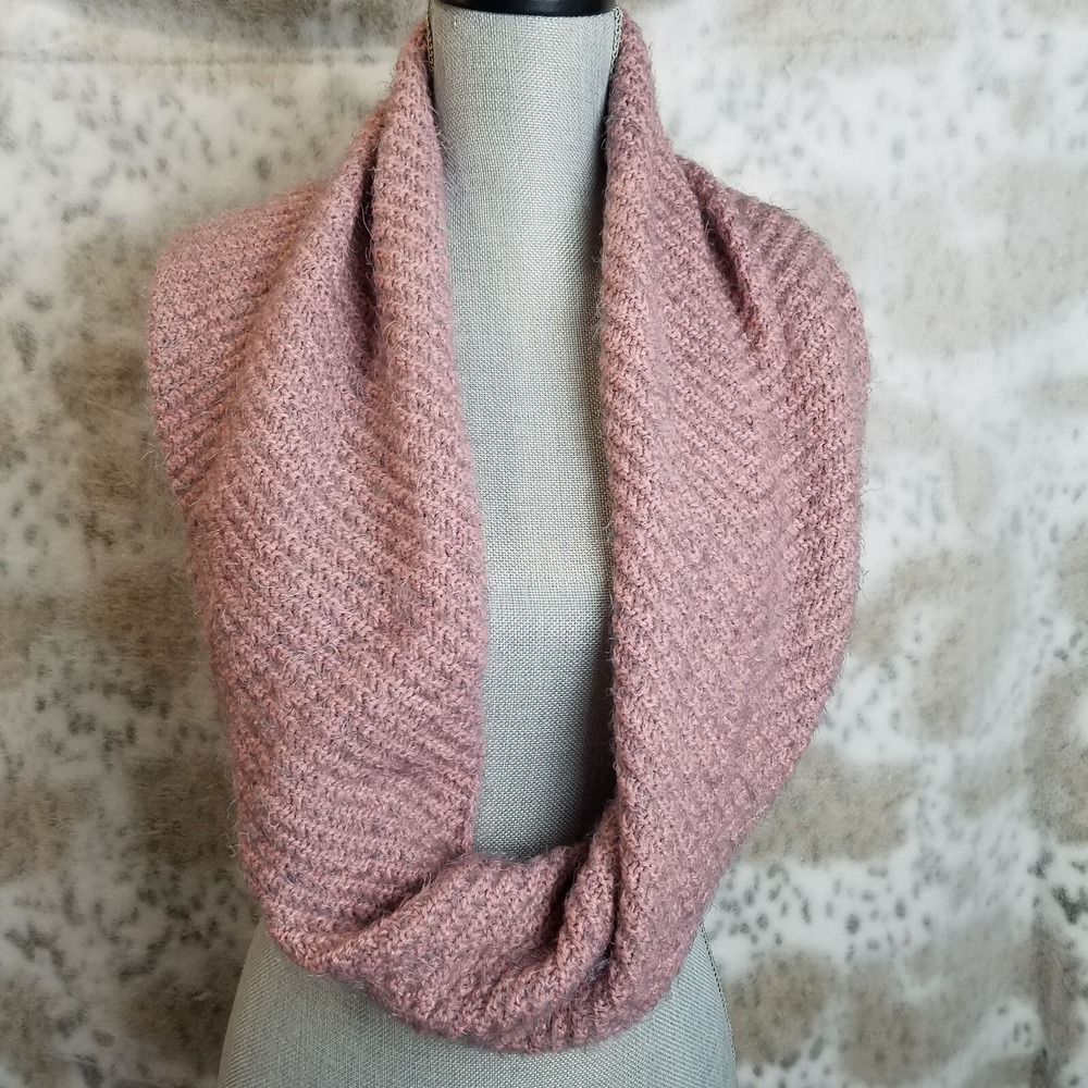 NEW! Hope Infinity Cable Winter Knit Scarf Dusty Rose and Gray Soft, Cozy & Warm